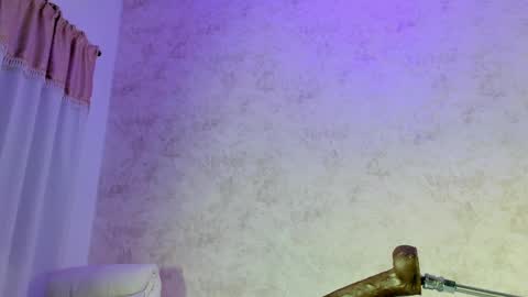 Snapshot of luna_shea chatting on April 9, 2026, 11:37 am Luna online show from April 9, 2026, 11:37 am