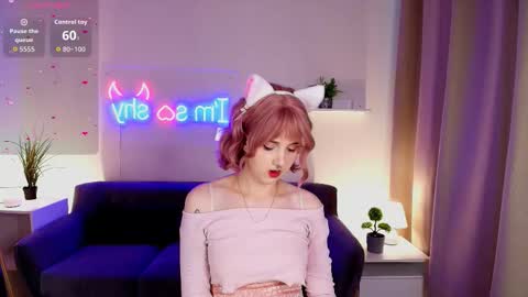 Luna online show from October 21, 2025, 2:18 pm