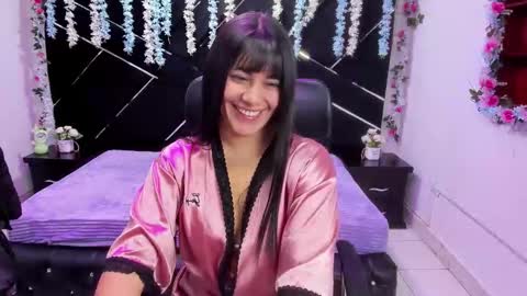 luna_staar_ online show from February 4, 2026, 1:11 am