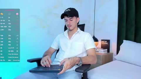 Luna Stanford online show from December 4, 2025, 7:44 pm