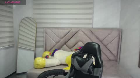 Live 1000pm 600am COLOMBIAN HOUR online show from September 13, 2025, 3:17 am