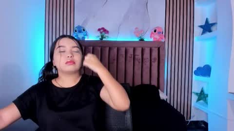 Luna  online show from November 24, 2025, 12:05 pm