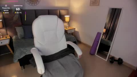 Luna online show from May 29, 2026, 12:58 pm