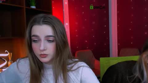 Luna online show from November 18, 2025, 5:45 am