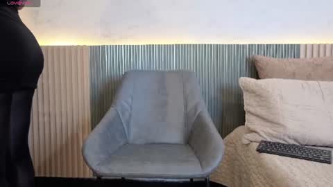 luna_valle online show from June 29, 2026, 7:58 pm