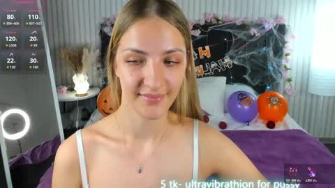 Luna online show from October 22, 2025, 11:32 am