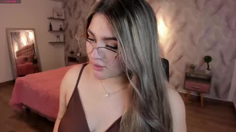  Luna online show from October 8, 2025, 2:53 am