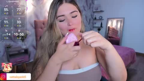  Luna online show from November 21, 2025, 2:43 am