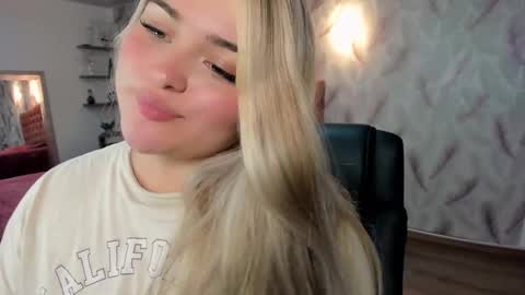 Snapshot of luna_volk chatting on January 7, 2026, 2:58 am Luna online show from January 7, 2026, 2:58 am