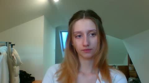 L U N A  online show from January 3, 2025, 7:38 am
