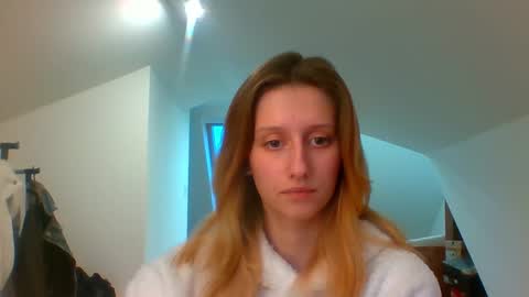 L U N A  online show from January 8, 2025, 2:46 pm