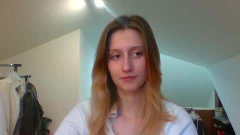 L U N A  online show from January 17, 2025, 2:39 pm
