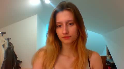 L U N A  online show from January 17, 2025, 5:51 pm