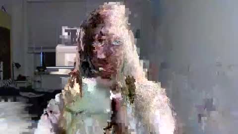 L U N A  online show from October 29, 2025, 6:48 am