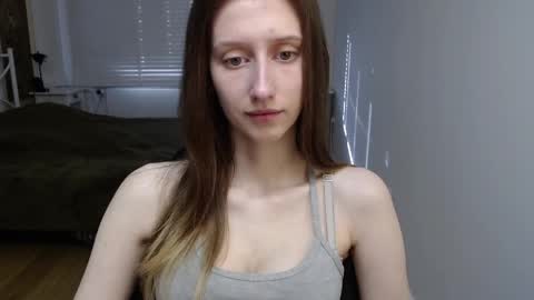 Snapshot of luna_xsensual chatting on April 22, 2026, 6:05 am L U N A online show from April 22, 2026, 6:05 am