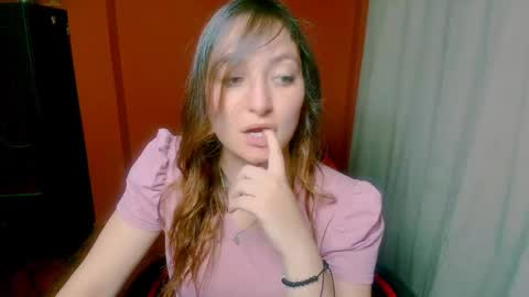 lunaa_m_ online show from January 18, 2026, 11:52 pm