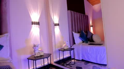 lunaa_moonn online show from May 29, 2026, 7:23 pm