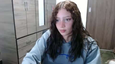 lunaa_sub online show from September 12, 2025, 6:30 pm