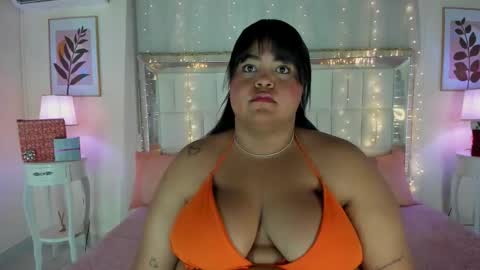 Snapshot of lunaablaze chatting on December 15, 2025, 5:39 pm lunaablaze online show from December 15, 2025, 5:39 pm