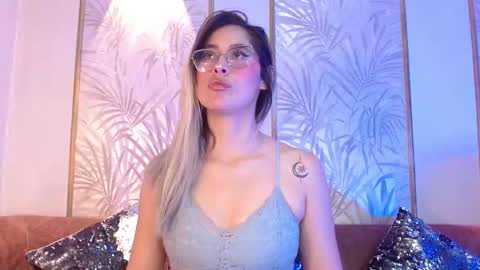 Luna online show from October 12, 2025, 3:49 am