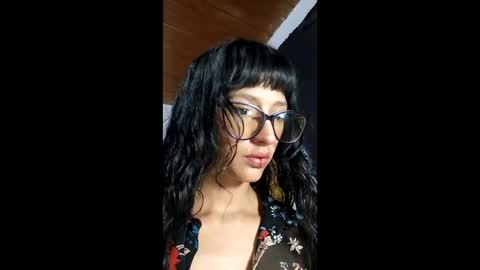 Snapshot of lunaaluneraa chatting on May 21, 2026, 1:56 am lunaaluneraa online show from May 21, 2026, 1:56 am