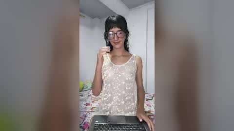 Snapshot of lunaaluneraa chatting on July 1, 2026, 11:37 pm lunaaluneraa online show from July 1, 2026, 11:37 pm