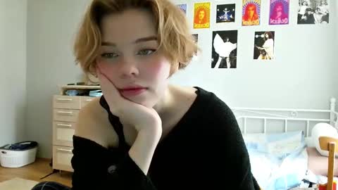 Snapshot of lunaastar_ chatting on March 9, 2025, 8:07 am lunaastar_ online show from March 9, 2025, 8:07 am