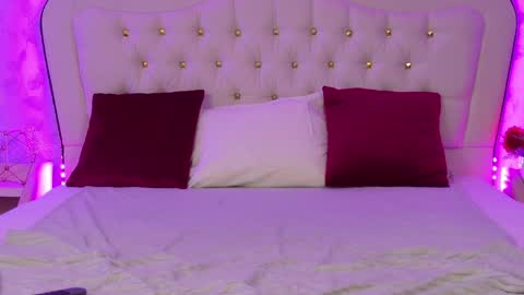 lunababe_ online show from March 31, 2026, 11:21 am