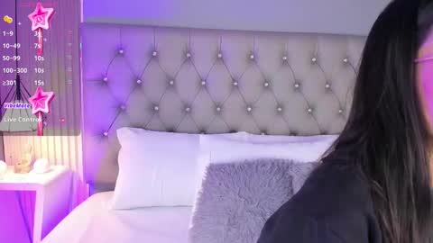 Luna  online show from March 22, 2026, 11:35 am