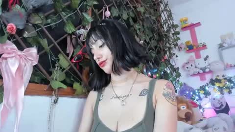 lunacristal_moon online show from December 12, 2024, 9:40 am