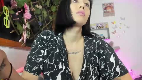lunacristal_moon online show from February 22, 2025, 11:02 am