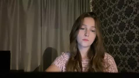 lunafeather online show from June 15, 2026, 6:32 pm