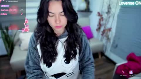 Luna online show from April 12, 2026, 3:44 am