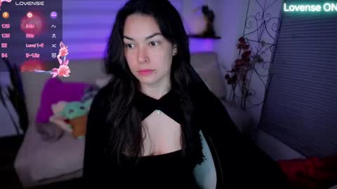 Luna online show from May 13, 2026, 3:37 am