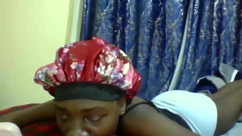 lunah_kitty online show from May 12, 2026, 8:55 am