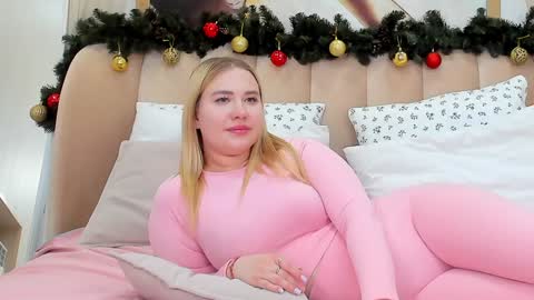 Snapshot of lunahouston chatting on January 17, 2025, 1:57 am LunaHouston online show from January 17, 2025, 1:57 am