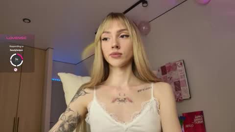 Luna online show from December 4, 2025, 12:20 am