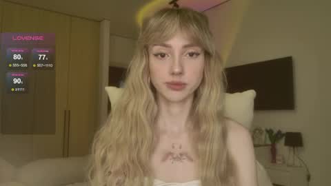 Luna online show from May 11, 2026, 1:22 am