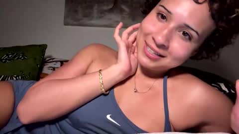 lunaloopzz online show from March 25, 2026, 1:00 am