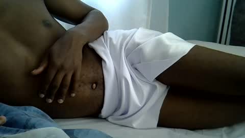 lunalove22_ online show from October 28, 2025, 5:00 am