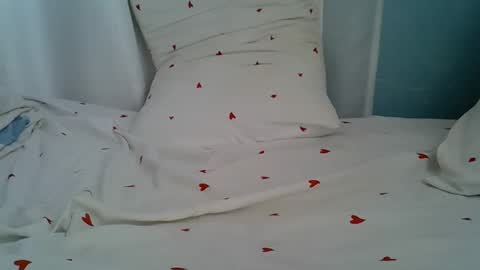 lunalove22_ online show from February 3, 2026, 6:40 am