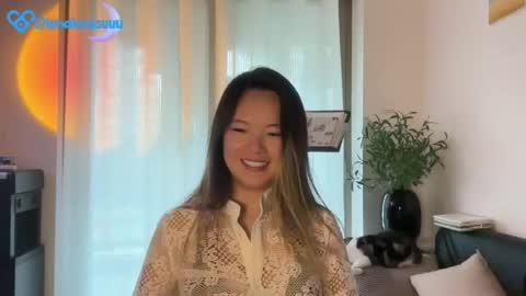 Snapshot of lunalovesuuuuu chatting on May 19, 2026, 1:22 am Luna online show from May 19, 2026, 1:22 am