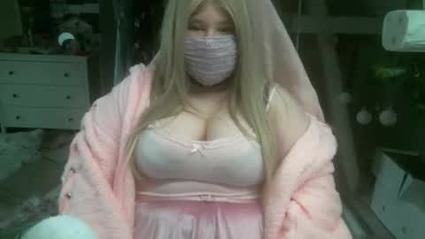 lunalulls online show from March 8, 2026, 2:54 pm