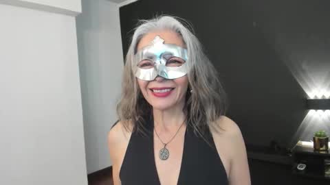 lunamisteriosa_ online show from September 26, 2025, 11:25 am