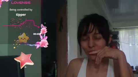 Snapshot of lunamoon_17 chatting on December 11, 2024, 8:39 pm LUNA online show from December 11, 2024, 8:39 pm