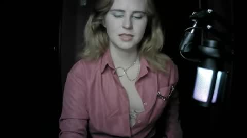 lunamystique_ online show from October 22, 2025, 5:24 pm