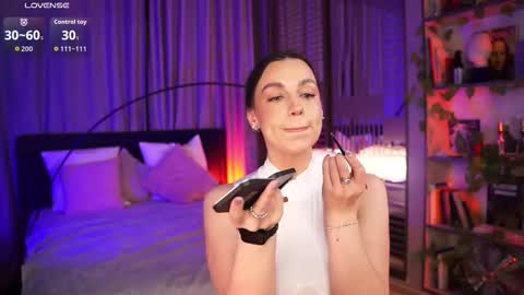 Luna  next streams Mon Fri Sat Sun 8pm-5am gmt0 online show from November 29, 2025, 9:07 pm