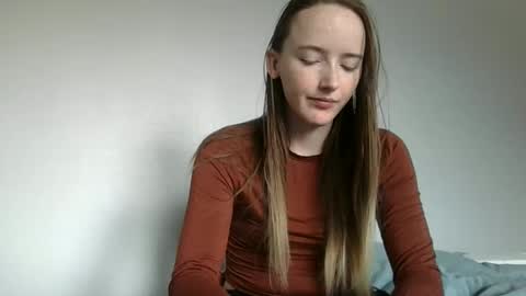 lunapixie2020 online show from September 18, 2025, 7:16 pm