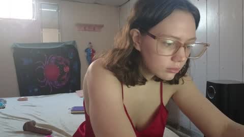 lunaquinn45 online show from January 21, 2025, 3:32 pm