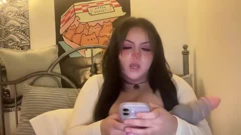 lunarangvl online show from December 19, 2025, 12:50 am